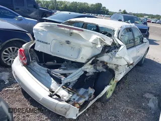 2000 Nissan Maxima GXE z VIN JN1CA31D3YT535608, wystawiony jako IAAI lot #40024772 z przebiegiem 282 778 mil mil oraz . Historia ofert i sprzedaży dostępna na DreamBid. Obrazek 6.