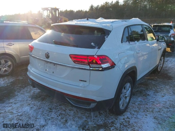 2021 Volkswagen Atlas Cross Sport 2.0T S with VIN 1V2GC2CA1MC220286, listed as a IAAI auction lot 41360496 with 43,836 mi miles. Bid and sale history available at carsss.com. Image 4.