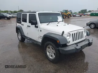 2016 Jeep Wrangler Unlimited Sport RHD z VIN 1C4BJWKG8GL271450, wystawiony jako IAAI lot #42484670 z przebiegiem 20 364 mil mil oraz . Historia ofert i sprzedaży dostępna na DreamBid. Obrazek 1.