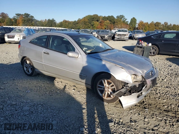2003 Mercedes-Benz C z VIN WDBRN64J63A492447, wystawiony jako Copart lot #76932584 z przebiegiem 161 869 mil mil oraz Szkoda całkowita • Salvage title. Historia ofert i sprzedaży dostępna na DreamBid. Obrazek 4.