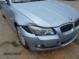 2009 BMW 3 Series 328i xDrive z VIN WBAPK73539A457091, wystawiony jako IAAI lot #42297121 z przebiegiem 154 594 mil mil oraz . Historia ofert i sprzedaży dostępna na DreamBid. Obrazek 6.