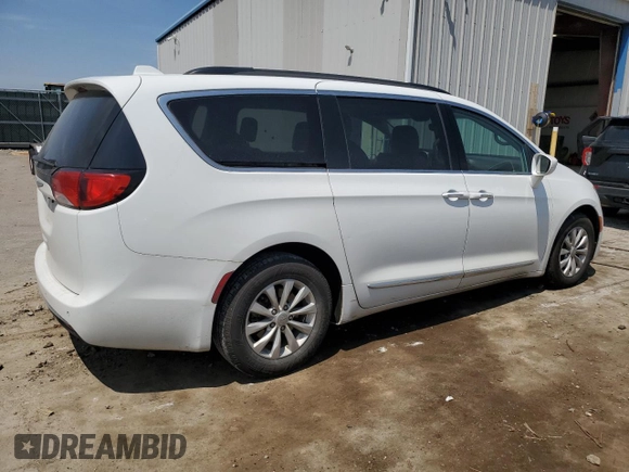 2017 Chrysler Pacifica Touring L with VIN 2C4RC1BG8HR526778, listed as a Copart auction lot 55334255 with 241,302 mi miles and Salvage Title. Bid and sale history available at DreamBid. Image 3.