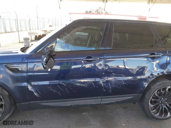2017 Land Rover Range Rover Sport SE with VIN SALWG2FV7HA169662, listed as a IAAI auction lot 41940148 with 70,517 mi miles. Bid and sale history available at carsss.com. Image 6.