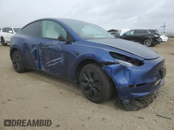 2024 Tesla Model Y with VIN 7SAYGDED3RF118546, listed as a Copart auction lot 56573375 with 4,760 mi miles and Salvage title. Bid and sale history available at DreamBid. Image 4.