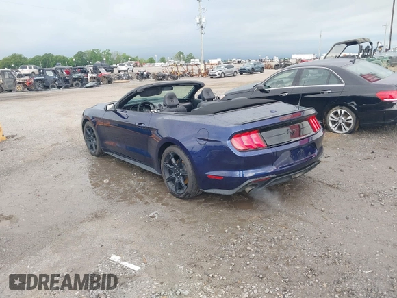 2020 Ford Mustang EcoBoost z VIN 1FATP8UH8L5106720, wystawiony jako IAAI lot #42128952 z przebiegiem 102 234 mil mil oraz . Historia ofert i sprzedaży dostępna na DreamBid. Obrazek 3.