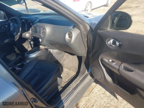 2012 Nissan Juke SV with VIN JN8AF5MV5CT106523, listed as a IAAI auction lot 40850422 with 157,106 mi miles. Bid and sale history available at carsss.com. Image 5.