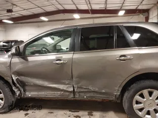 2009 Lincoln MKX with VIN 2LMDU88C79BJ11515, listed as a IAAI auction lot 41927989 with 167,273 mi miles and . Bid and sale history available at DreamBid. Image 15.