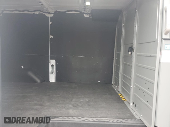 2024 Ford Transit Cargo z VIN 1FTYE1Y84RKA38434, wystawiony jako Copart lot #52954035 z przebiegiem 24 400 mil mil oraz Szkoda całkowita • Salvage title. Historia ofert i sprzedaży dostępna na DreamBid. Obrazek 11.
