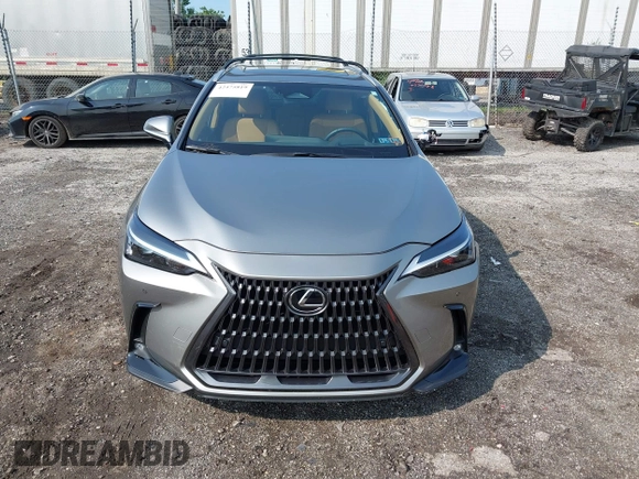2024 Lexus NX 350h Premium z VIN 2T2GKCEZ6RC019104, wystawiony jako IAAI lot #42475819 z przebiegiem 15 870 mil mil oraz . Historia ofert i sprzedaży dostępna na DreamBid. Obrazek 13.