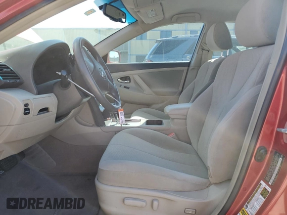 2009 Toyota Camry LE z VIN 4T1BK46K69U085964, wystawiony jako Copart lot #56180855 z przebiegiem 149 184 mil mil oraz Szkoda całkowita • Salvage title. Historia ofert i sprzedaży dostępna na DreamBid. Obrazek 7.