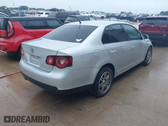 2010 Volkswagen Jetta Limited Edition с VIN 3VWRX7AJ4AM129874, выставлен на аукционе IAAI как лот 42539737 с пробегом 197 259 миль миль и . История ставок и продаж доступна на DreamBid. Изображение 4.
