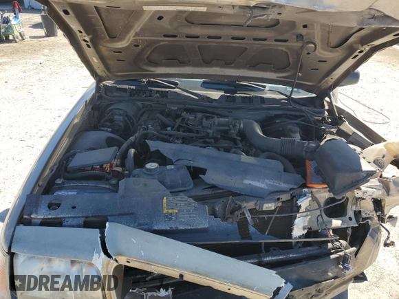 2003 Ford Police Interceptor Street Appear z VIN 2FAFP71W03X104811, wystawiony jako Copart lot #49307995 z przebiegiem 242 937 mil mil oraz Szkoda całkowita • Salvage title. Historia ofert i sprzedaży dostępna na DreamBid. Obrazek 11.