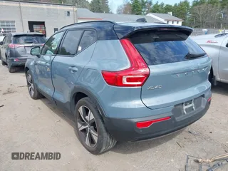 2021 Volvo XC40 z VIN YV4ED3UR9M2600401, wystawiony jako IAAI lot #42082399 z przebiegiem Nie podano mil oraz . Historia ofert i sprzedaży dostępna na DreamBid. Obrazek 14.