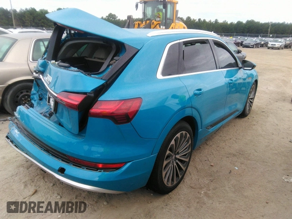 2019 Audi e-tron Prestige с VIN WA1VAAGE0KB007669, выставлен на аукционе IAAI как лот 40253514 с пробегом 45 177 миль миль и . История ставок и продаж доступна на DreamBid. Изображение 4.