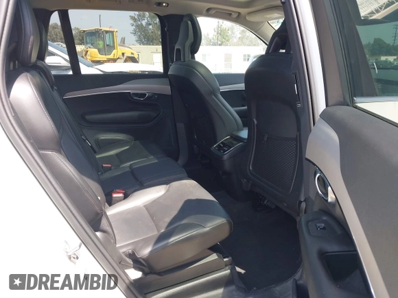 2022 Volvo XC90 Momentum с VIN YV4102PK6N1797215, выставлен на аукционе IAAI как лот 42437890 с пробегом 59 413 миль миль и . История ставок и продаж доступна на DreamBid. Изображение 8.