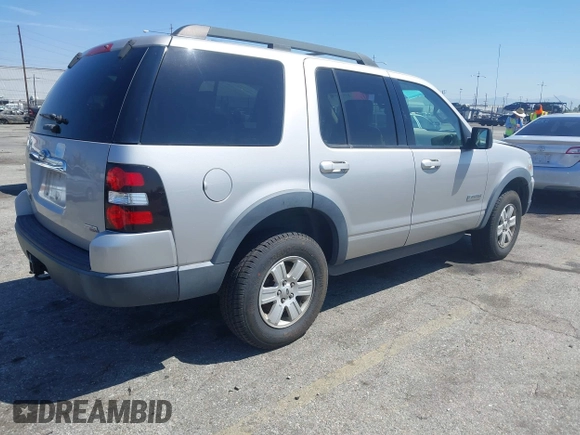 2007 Ford Explorer XLT with VIN 1FMEU63EX7UB59398, listed as a IAAI auction lot 41986865 with 170,053 mi miles. Bid and sale history available at carsss.com. Image 4.