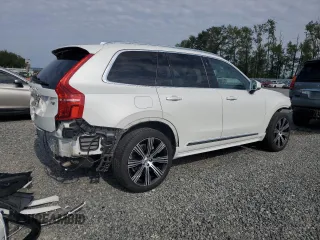 2022 Volvo XC90 Inscription with VIN YV4A22PL8N1813921, listed as a Copart auction lot 62030985 with 35,911 mi miles and Salvage title. Bid and sale history available at DreamBid. Image 3.