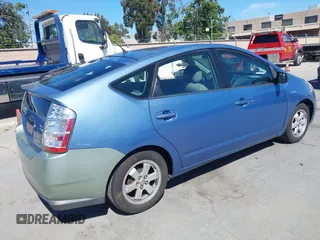 2007 Toyota Prius z VIN JTDKB20U877599684, wystawiony jako IAAI lot #42347217 z przebiegiem 276 996 mil mil oraz . Historia ofert i sprzedaży dostępna na DreamBid. Obrazek 4.