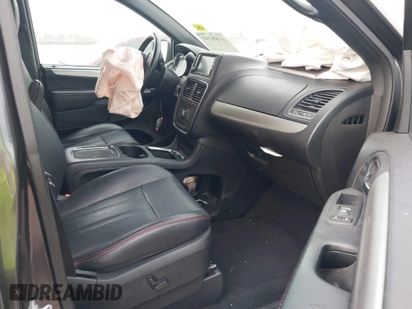 2019 Dodge Grand Caravan GT with VIN 2C4RDGEG7KR663147, listed as a IAAI auction lot 41836745 with 98,480 mi miles and . Bid and sale history available at DreamBid. Image 5.