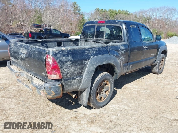 2006 Toyota Tacoma with VIN 5TEUU42N26Z302324, listed as a IAAI auction lot 41931925 with 267,743 mi miles. Bid and sale history available at carsss.com. Image 4.