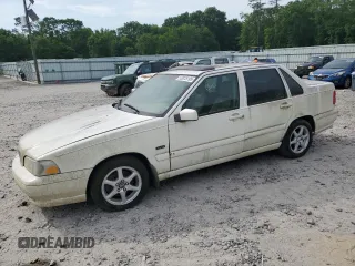 1998 Volvo S70 z VIN YV1LS5640W2431881, wystawiony jako Copart lot #53925195 z przebiegiem Nie podano mil oraz Tytuł czysty. Historia ofert i sprzedaży dostępna na DreamBid. Obrazek 1.