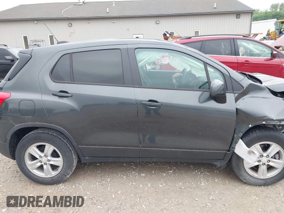 2020 Chevrolet Trax LS z VIN 3GNCJKSB3LL169352, wystawiony jako IAAI lot #42265216 z przebiegiem 19 926 mil mil oraz . Historia ofert i sprzedaży dostępna na DreamBid. Obrazek 13.