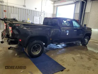 2024 Chevrolet Silverado 3500HD LTZ z VIN 1GC4YUEY8RF280227, wystawiony jako Copart lot #53797205 z przebiegiem 79 583 mil mil oraz Szkody całkowita. Historia ofert i sprzedaży dostępna na DreamBid. Obrazek 3.