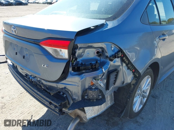 2025 Toyota Corolla LE z VIN 5YFB4MDEXSP241048, wystawiony jako IAAI lot #41710245 z przebiegiem 4 195 mil mil oraz . Historia ofert i sprzedaży dostępna na DreamBid. Obrazek 18.