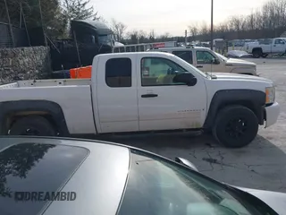 2007 Chevrolet Silverado 1500 1LT with VIN 2GCEK19J671724422, listed as a IAAI auction lot 41277843 with 111,802 mi miles and . Bid and sale history available at DreamBid. Image 13.