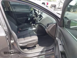 2014 Chevrolet Cruze 1LT z VIN 1G1PC5SBXE7178264, wystawiony jako IAAI lot #42387875 z przebiegiem 125 437 mil mil oraz . Historia ofert i sprzedaży dostępna na DreamBid. Obrazek 5.