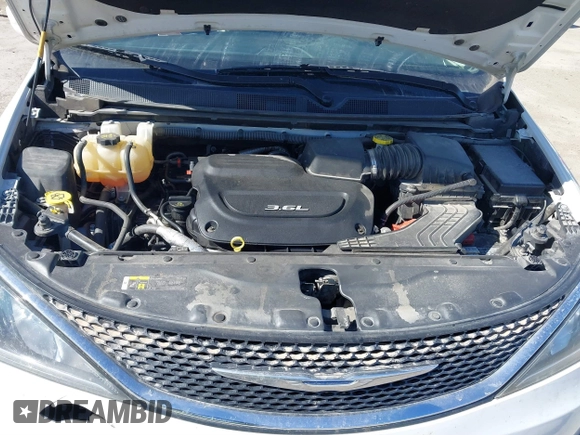 2018 Chrysler Pacifica Touring L with VIN 2C4RC1BG1JR119682, listed as a IAAI auction lot 41762362 with 167,380 mi miles and . Bid and sale history available at DreamBid. Image 10.