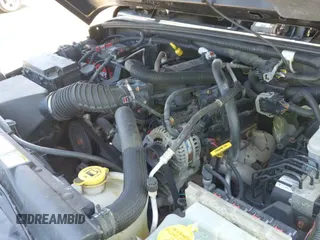 2008 Jeep Wrangler Unlimited Sahara с VIN 1J4GA59138L640048, выставлен на аукционе IAAI как лот 42594778 с пробегом 114 332 миль миль и . История ставок и продаж доступна на DreamBid. Изображение 12.