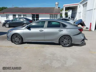 2022 Kia Forte GT-Line with VIN 3KPF54AD6NE498871, listed as a IAAI auction lot 41843585 with 91,918 mi miles. Bid and sale history available at carsss.com. Image 14.