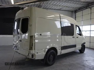 2022 Mercedes-Benz Sprinter Cargo Cargo with VIN W1Y40BHY1NT102318, listed as a Copart auction lot 44240465 with Not Provided miles and Salvage Title. Bid and sale history available at DreamBid. Image 3.