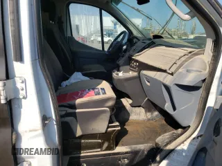 2019 Ford Transit z VIN 1FTYE1ZM9KKB80795, wystawiony jako Copart lot #68623194 z przebiegiem Nie podano mil oraz Nie do naprawy • Non repairable. Historia ofert i sprzedaży dostępna na DreamBid. Obrazek 11.
