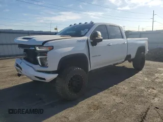 2022 Chevrolet Silverado 3500HD High Country with VIN 1GC4YVEY7NF114457, listed as a Copart auction lot 72628924 with 115,513 mi miles and Salvage Title. Bid and sale history available at carsss.com. Image 1.