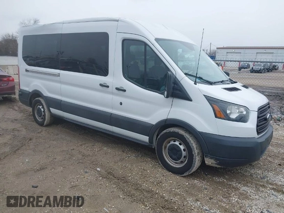 2016 Ford Transit Passenger XL z VIN 1FBZX2CM5GKA82811, wystawiony jako IAAI lot #41733437 z przebiegiem 31 959 mil mil oraz . Historia ofert i sprzedaży dostępna na DreamBid. Obrazek 1.