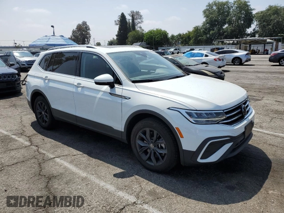 2024 Volkswagen Tiguan SE z VIN 3VVNB7AX3RM099753, wystawiony jako Copart lot #58601645 z przebiegiem 6 170 mil mil oraz Szkoda całkowita • Salvage title. Historia ofert i sprzedaży dostępna na DreamBid. Obrazek 4.