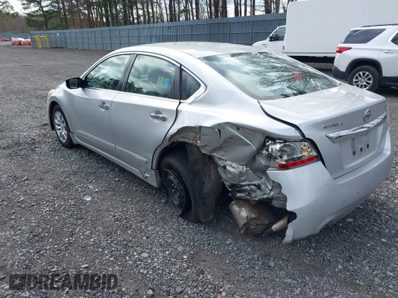 2015 Nissan Altima 2.5 S with VIN 1N4AL3AP3FC491833, listed as a IAAI auction lot 42050489 with 92,985 mi miles. Bid and sale history available at carsss.com. Image 3.