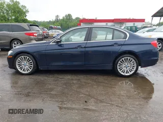 2014 BMW 3 Series 328d xDrive z VIN WBA3D5C52EKX95213, wystawiony jako IAAI lot #42260429 z przebiegiem 220 089 mil mil oraz . Historia ofert i sprzedaży dostępna na DreamBid. Obrazek 14.