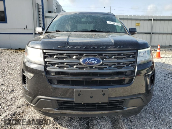 2019 Ford Explorer XLT z VIN 1FM5K7D85KGA44753, wystawiony jako Copart lot #54792275 z przebiegiem 140 033 mil mil oraz Szkoda całkowita • Salvage title. Historia ofert i sprzedaży dostępna na DreamBid. Obrazek 5.