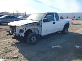 2005 Chevrolet Colorado LS Z71 with VIN 1GCDT196058151516, listed as a IAAI auction lot 41557625 with 214,045 mi miles. Bid and sale history available at carsss.com. Image 2.