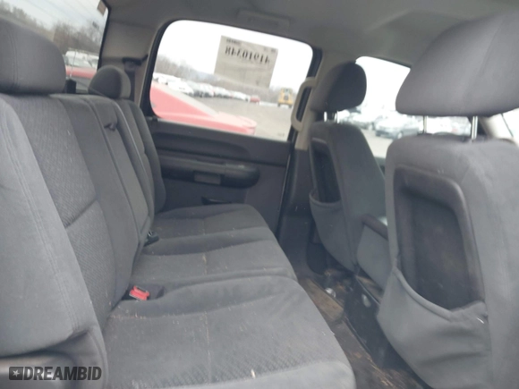 2008 Chevrolet Silverado 1500 LTZ with VIN 2GCEK133281102041, listed as a IAAI auction lot 41910348 with 193,573 mi miles. Bid and sale history available at carsss.com. Image 8.