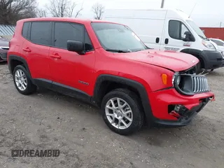 2023 Jeep Renegade (RED) Edition z VIN ZACNJDB19PPP40759, wystawiony jako IAAI lot #41461945 z przebiegiem 18 437 mil mil oraz . Historia ofert i sprzedaży dostępna na DreamBid. Obrazek 1.