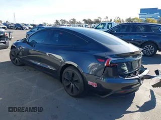2024 Tesla Model 3 z VIN 5YJ3E1EA7RF736647, wystawiony jako IAAI lot #41372410 z przebiegiem 12 889 mil mil oraz . Historia ofert i sprzedaży dostępna na DreamBid. Obrazek 13.