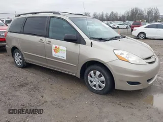 2007 Toyota Sienna CE with VIN 5TDZK23C57S022957, listed as a IAAI auction lot 41723136 with 201,290 mi miles. Bid and sale history available at carsss.com. Image 1.