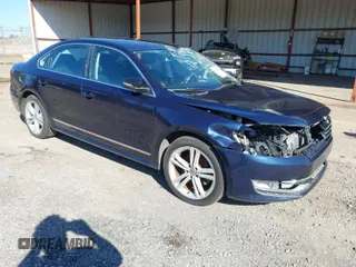 2014 Volkswagen Passat SEL Premium with VIN 1VWCS7A30EC015562, listed as a IAAI auction lot 41776008 with 138,679 mi miles. Bid and sale history available at carsss.com. Image 1.