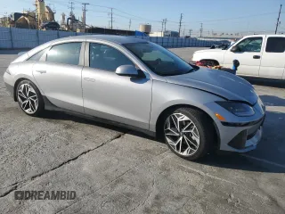 2023 Hyundai Ioniq 6 SEL z VIN KMHM34AA5PA033731, wystawiony jako Copart lot #47441174 z przebiegiem 5438 mil mil oraz . Historia ofert i sprzedaży dostępna na DreamBid. Obrazek 4.