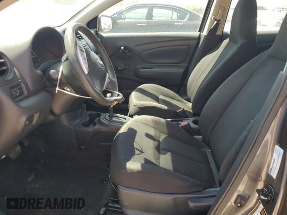 2017 Nissan Versa S Plus z VIN 3N1CN7AP7HL843570, wystawiony jako Copart lot #56417205 z przebiegiem Nie podano mil oraz Czysty tytuł • Clean title. Historia ofert i sprzedaży dostępna na DreamBid. Obrazek 7.