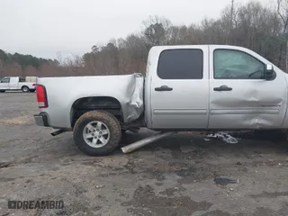 2011 GMC Sierra 1500 SLE with VIN 3GTP1VE09BG361260, listed as a IAAI auction lot 41419293 with 193,433 mi miles. Bid and sale history available at carsss.com. Image 17.